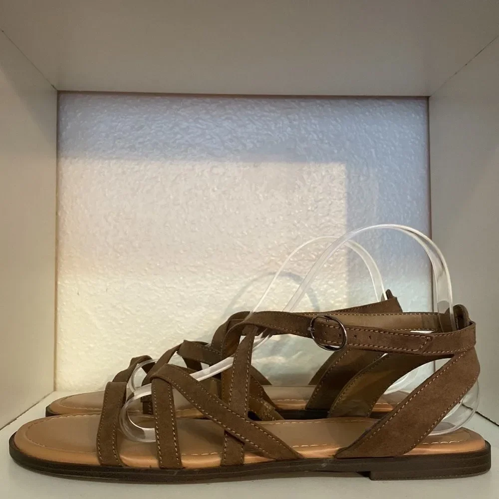 Torrid Womens Strappy Sandals Brown Adjustable Low Heel Shoes Flat Buckle 11 W